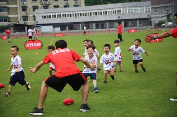 NFL中国腰旗橄榄球训练营杭州开练 超级碗冠