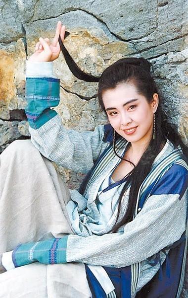王祖贤如何从女神一步步变成大妈的
