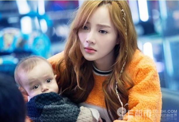 李小璐承认二胎女儿 李小璐明确回应二胎问题甜馨或添
