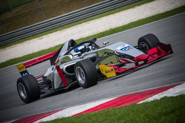 开启新征途 佳通惊艳亚洲三级方程式锦标赛