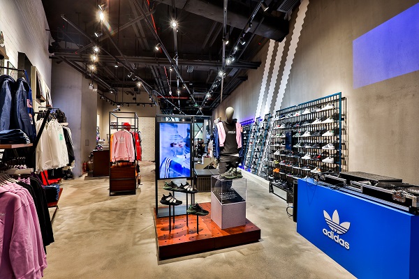 道由我创 阿迪达斯深圳海岸城旗舰店十月庆典