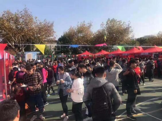 上海市大学生足球联盟足球嘉年华来袭 上海市大学生足球联盟足球嘉年华来袭