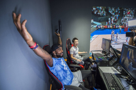 欧文现身说法 解读新时代球迷生活方式 _体育