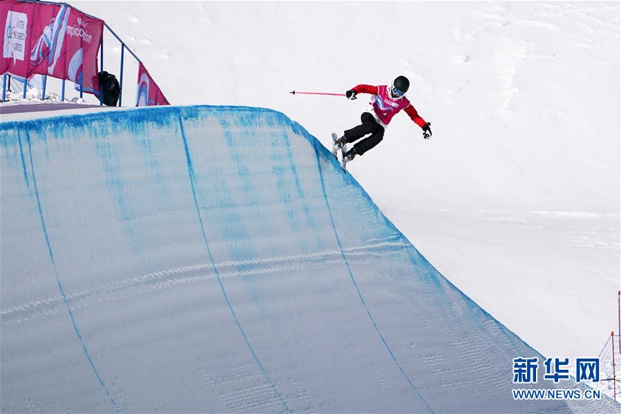 （体育）（9）自由式滑雪——女子U型场地决赛：中国选手谷爱凌夺冠