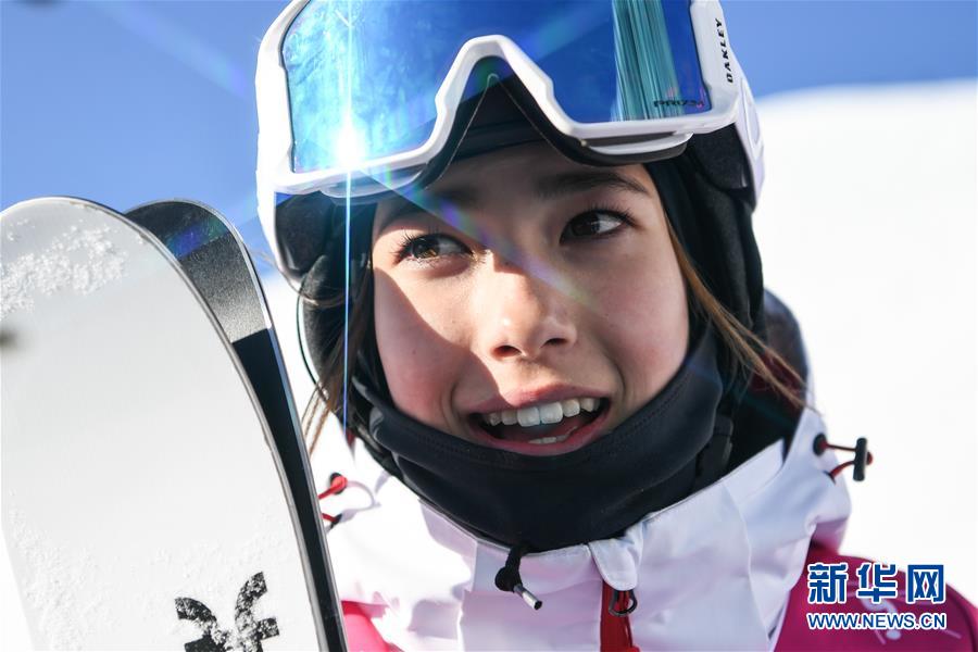 （体育）（13）自由式滑雪——女子U型场地决赛：中国选手谷爱凌夺冠