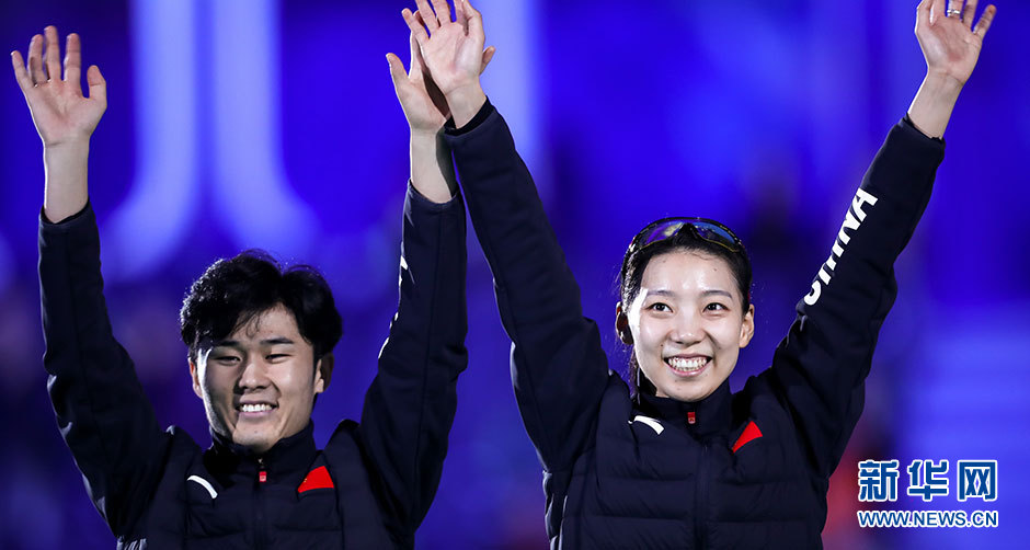速度滑冰世界杯总决赛：中国组合获男女混合接力表演赛冠军