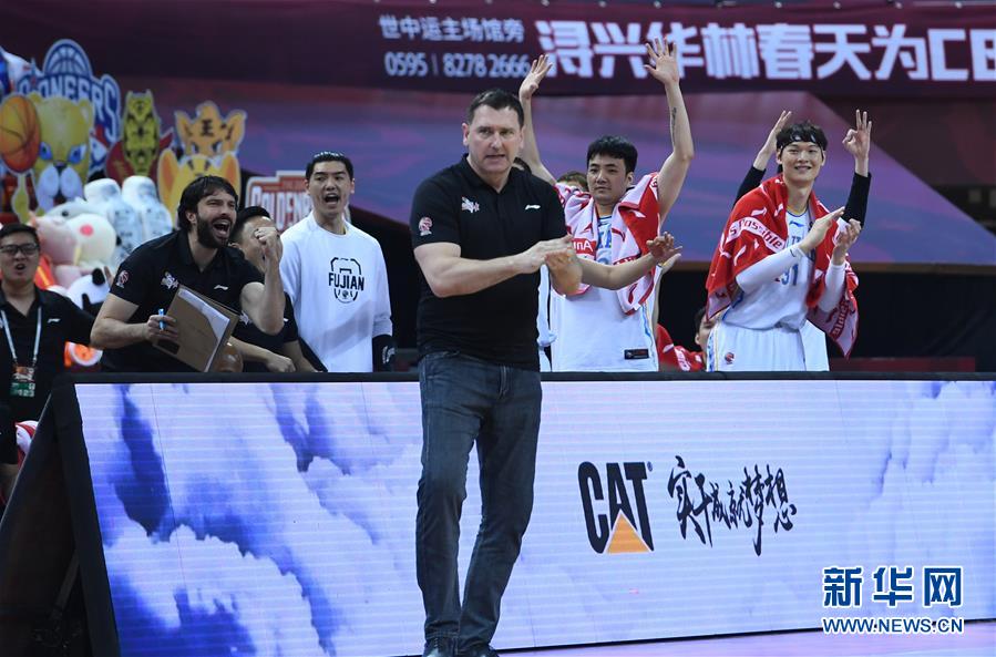CBA复赛第二阶段：福建豹发力对阵时代中国广州