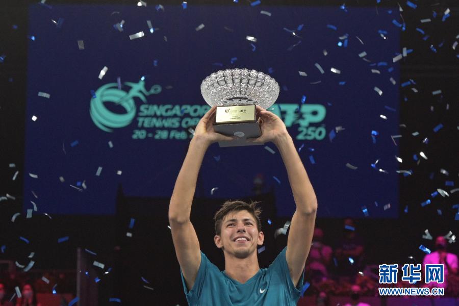 新加坡公开赛：波佩林夺冠