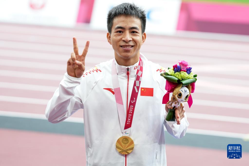东京残奥会-田径男子100米T36级：邓培程破残奥纪录夺冠