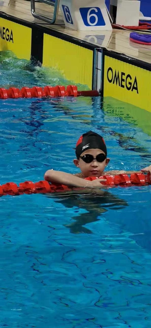 11岁，残运游泳最后一名也精彩