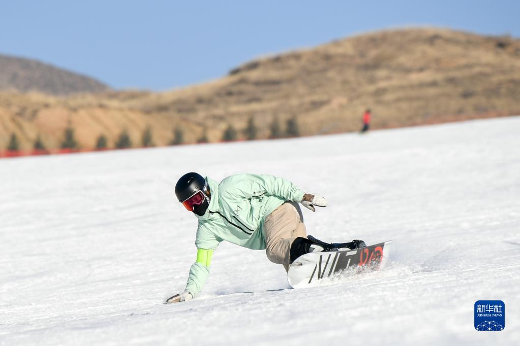 世界上著名的滑雪场地 00d861511f33233e009745.jpg