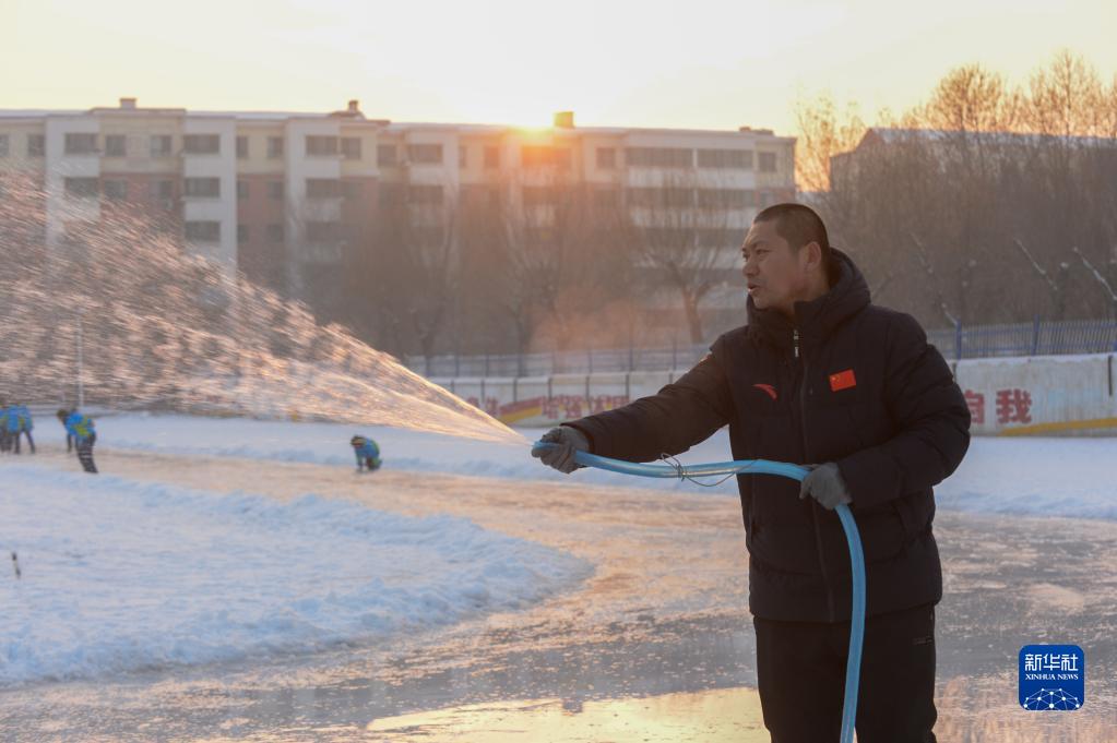 梦想接力30年：一个新疆小学速滑队的冰雪之恋