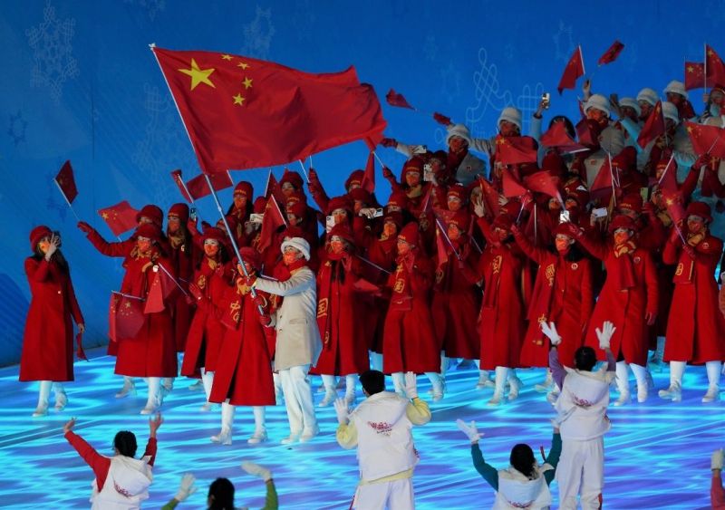 北京冬奥会开幕，这抹“中国红”刷屏！