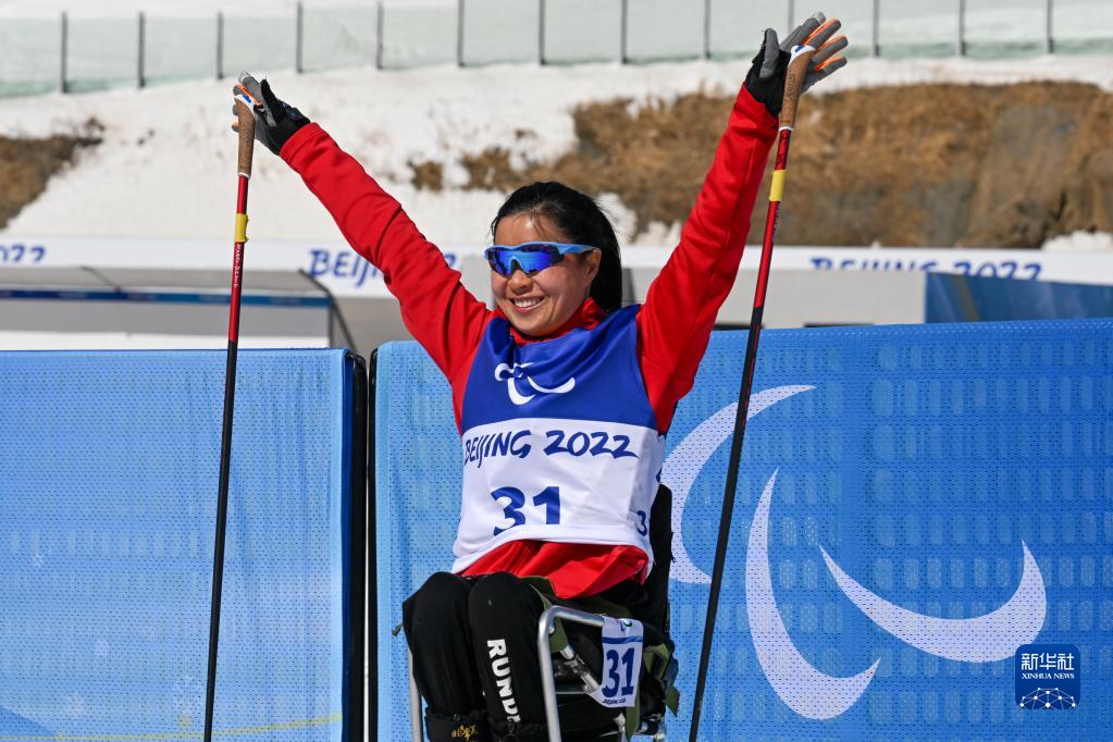 杨洪琼摘得残奥越野滑雪女子长距离（坐姿）金牌