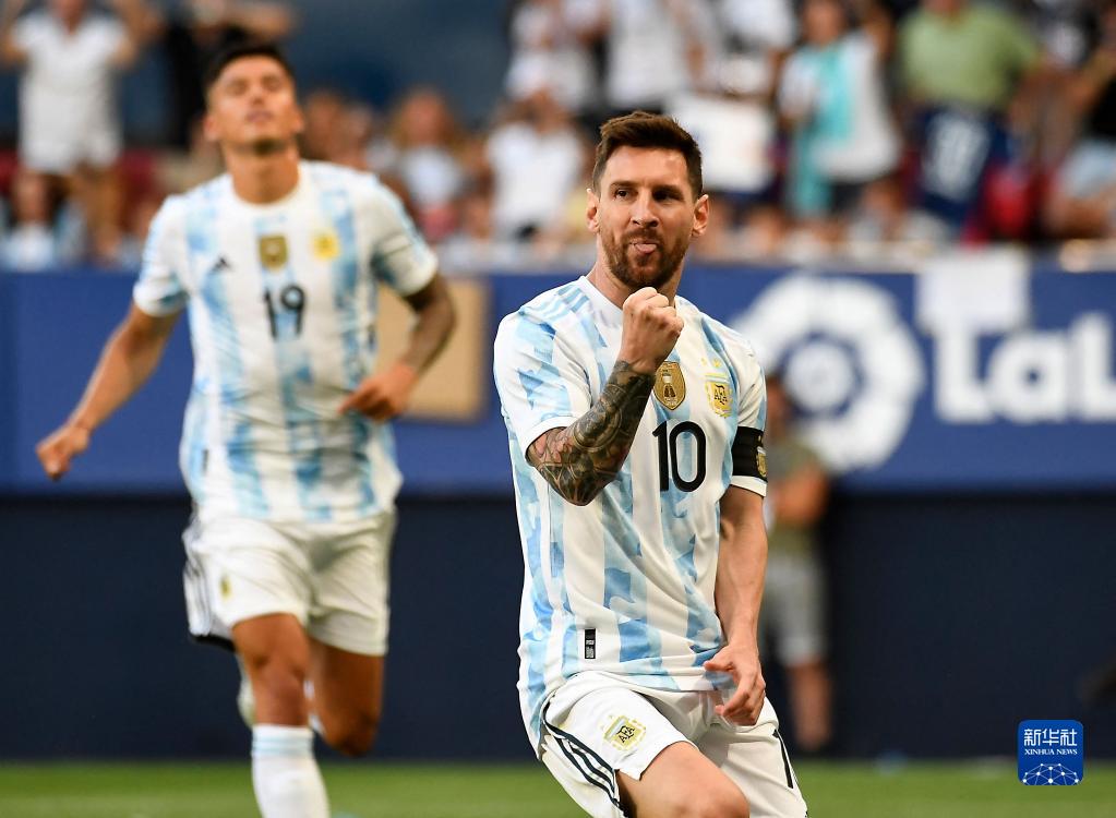 足球——友谊赛：阿根廷胜爱沙尼亚