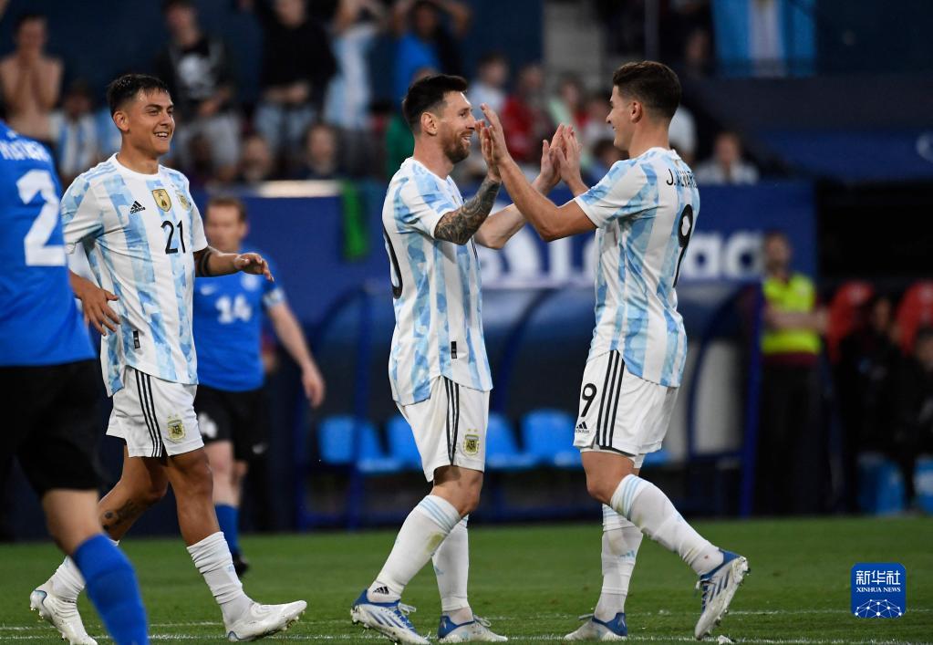 足球——友谊赛：阿根廷胜爱沙尼亚