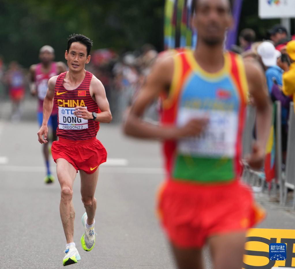田径世锦赛：董国建创中国选手世锦赛马拉松最快成绩
