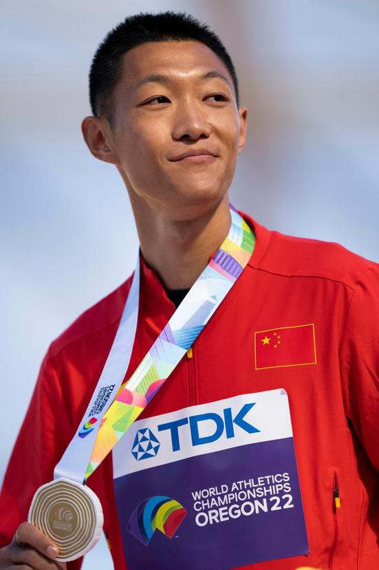 约大牌 | 梦想藏在心里 努力落在脚下——专访亚洲首位世锦赛跳远冠军王嘉男