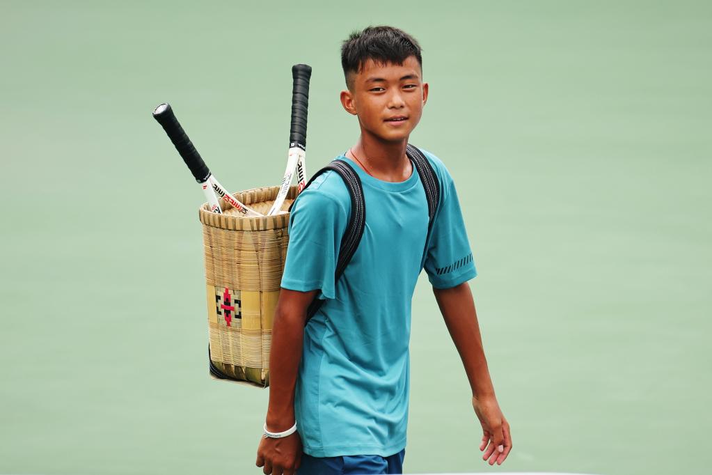 网球“背篓少年”成名背后……