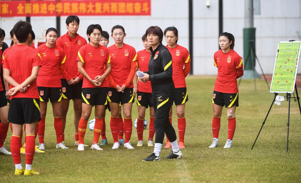 追光 | 她强任她强，中国女足可一战！