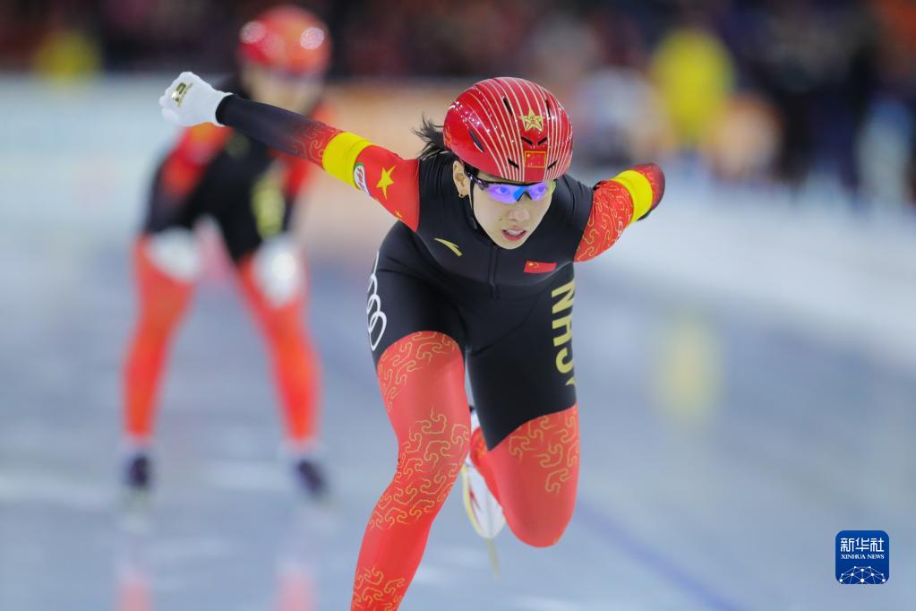 速度滑冰——世锦赛：中国队获得女子短距离团体追逐季军