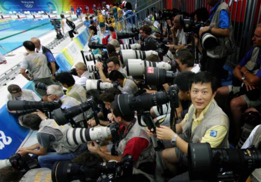 成都大运会影像大赛评委当选中国摄影家协会主席