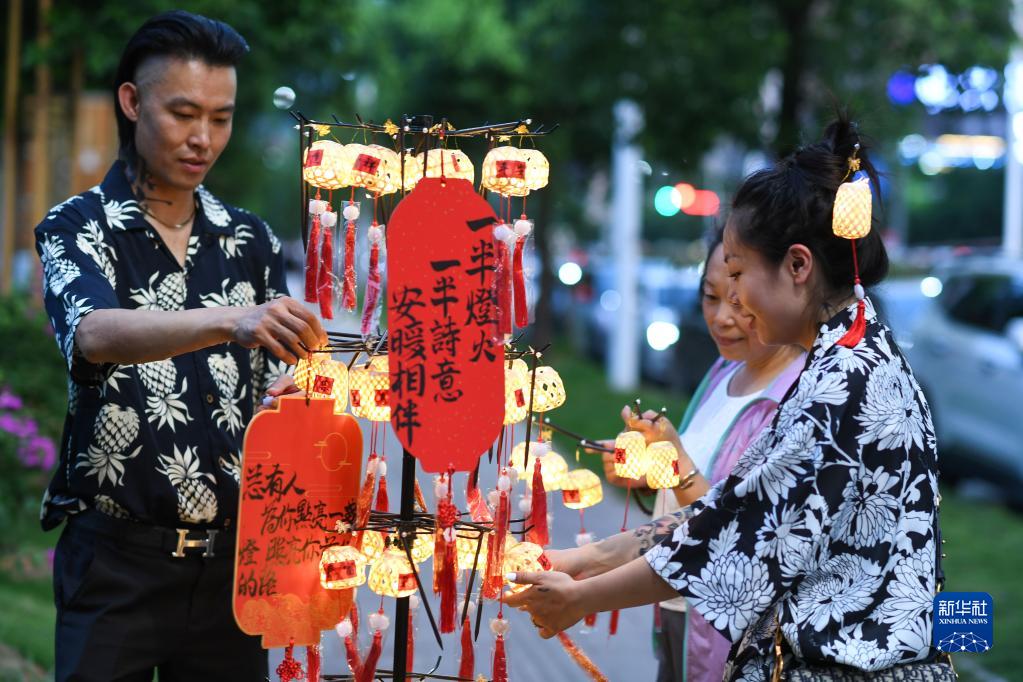 新华全媒+：贵州“村超”带火“超经济”