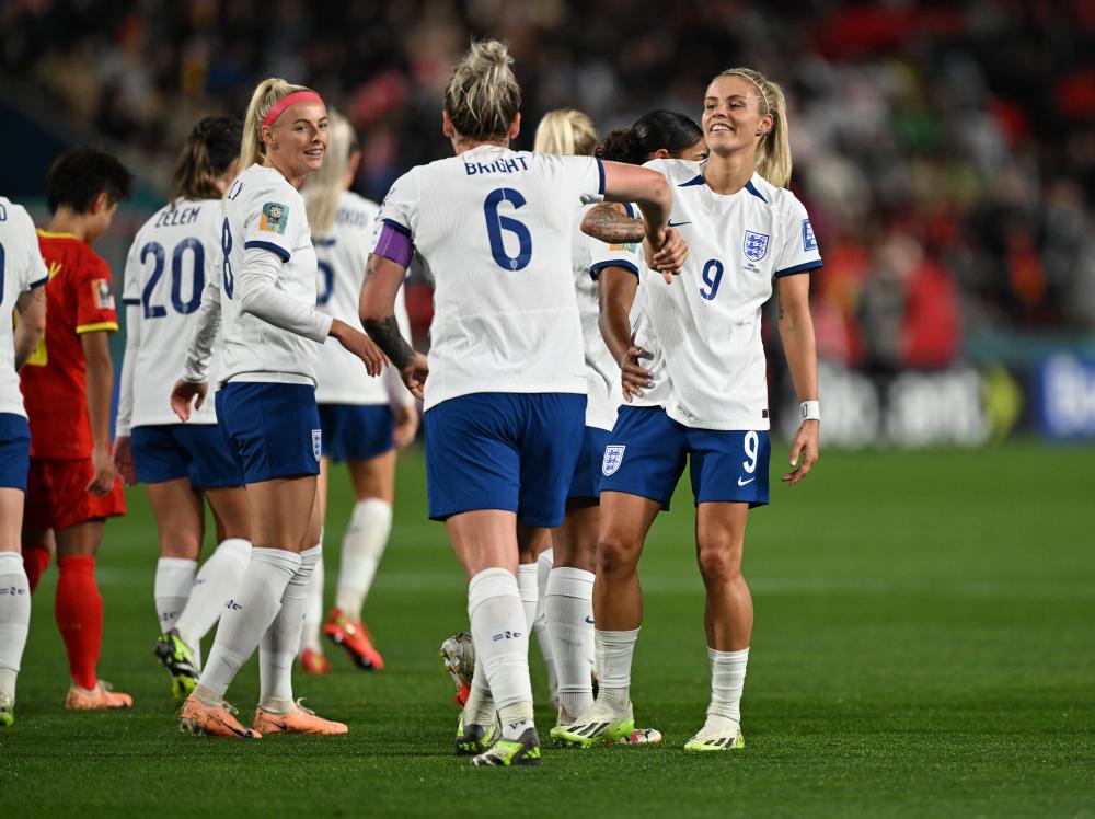 女足世界杯 | 综合消息：中国女足小组出局 荷兰力压美国头名晋级