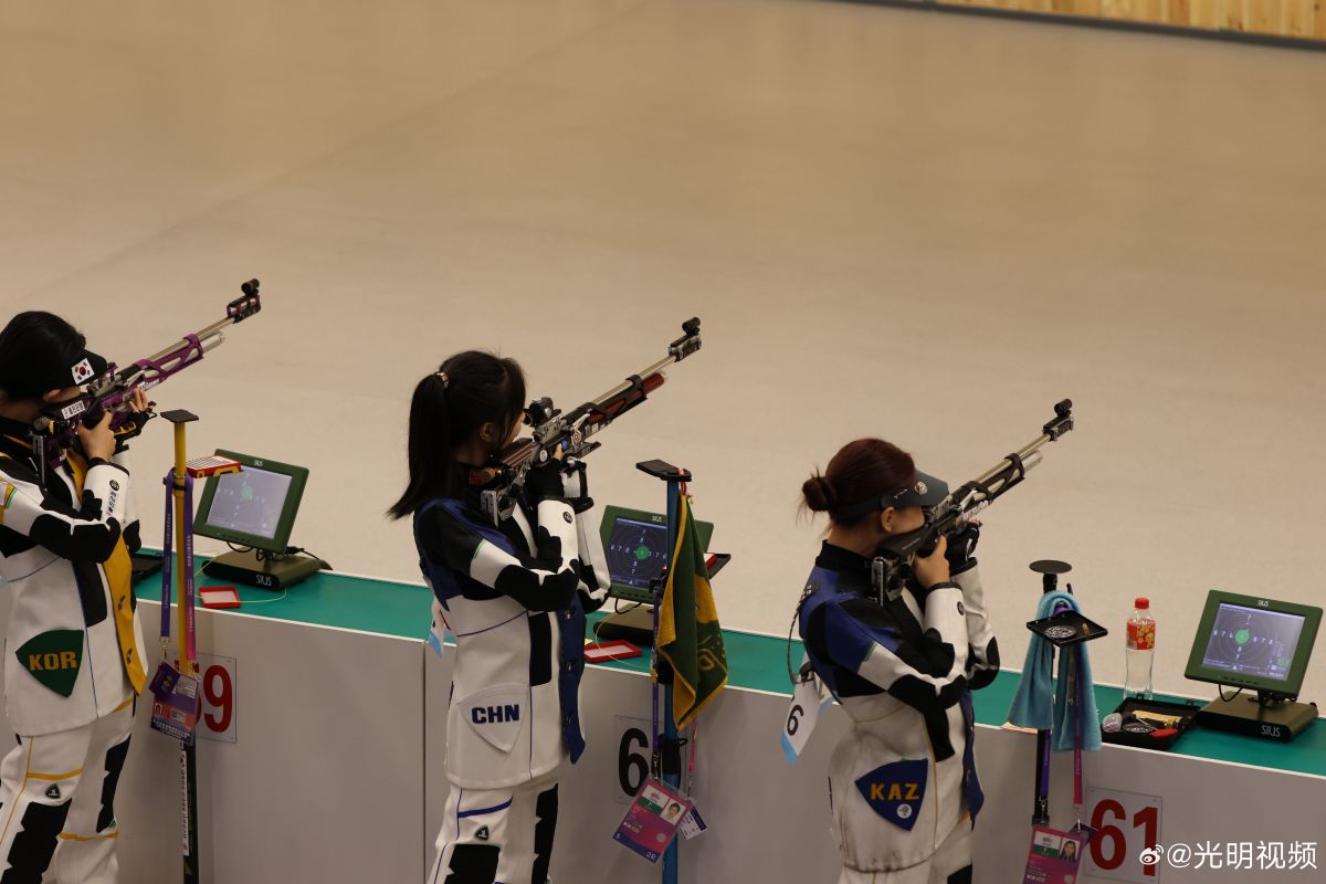杭州亚运会丨三位00后姑娘破亚洲纪录 女子10米气步枪团体赛夺冠