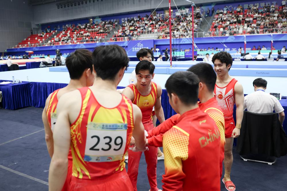 江苏队豪取体操全锦赛男团六连冠