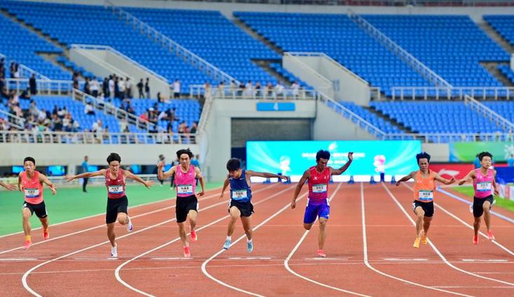 全国青少年田径运动会：陈妤颉平个人最佳夺女子百米金牌