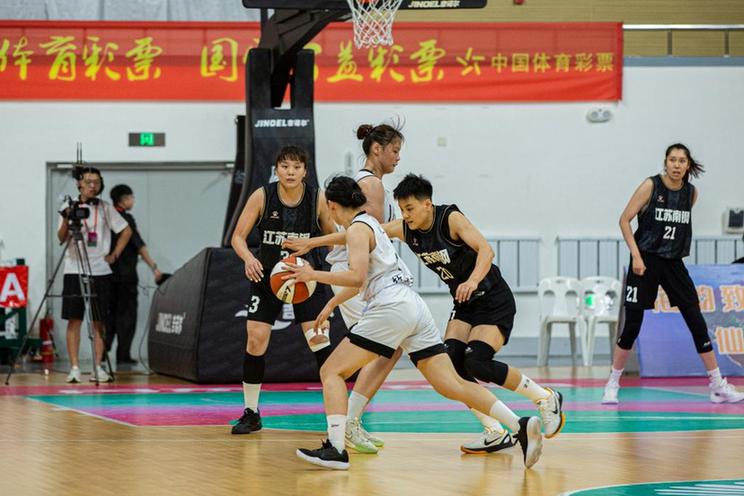 十五运会女篮资格赛：一边倒、两连胜