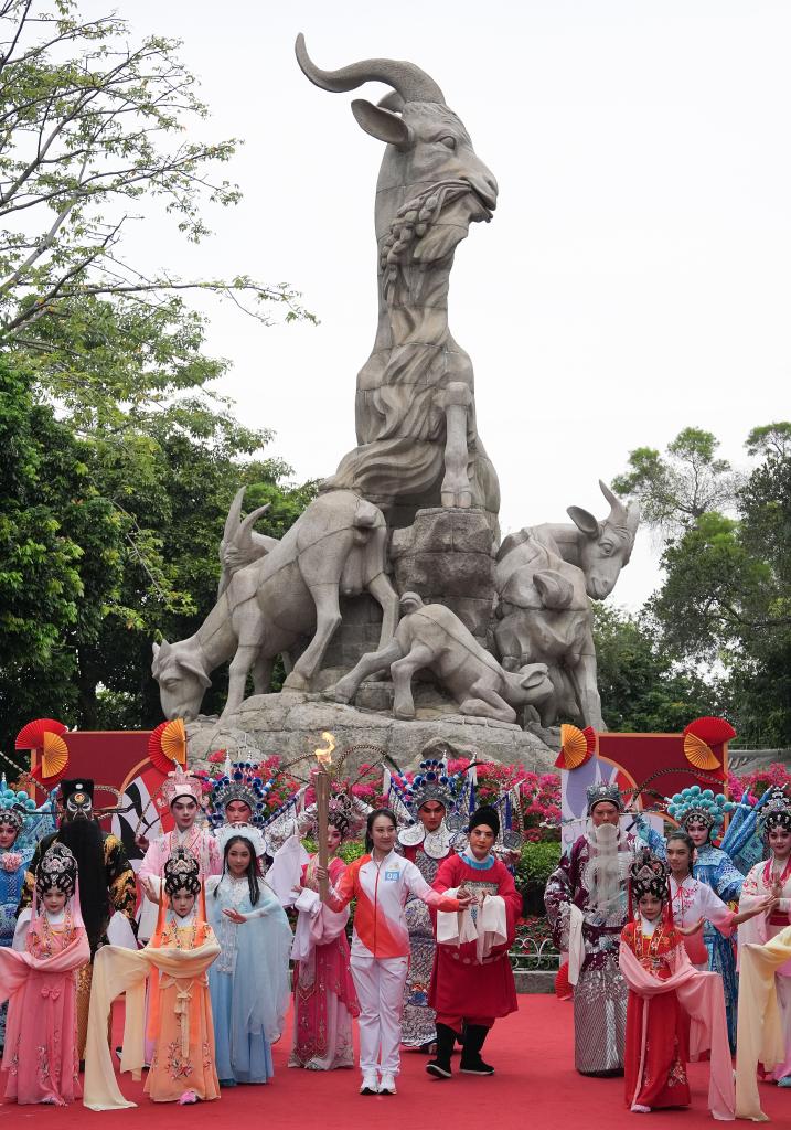 三地联动四城同传 全运会历史首次跨境火炬传递举行