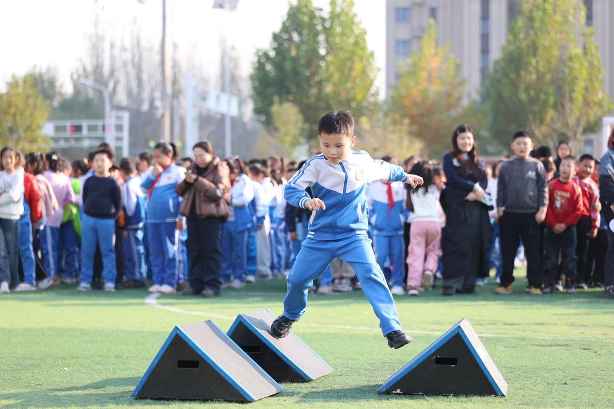 “奔跑吧·少年”青少年科学健身 千名学子畅享运动乐趣