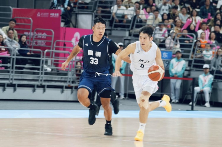 十五运会丨时隔十二年广东男篮再登顶：同心共搏，铸就冠军