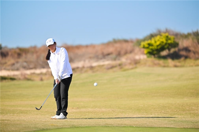 汇丰青少年公开赛 李政达崔景涵捧起男女A组冠军奖杯 汇丰青少年公开赛 李政达崔景涵捧起男女A组冠军奖杯