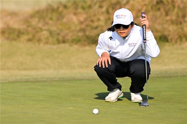 汇丰青少年公开赛 李政达崔景涵捧起男女A组冠军奖杯 汇丰青少年公开赛 李政达崔景涵捧起男女A组冠军奖杯