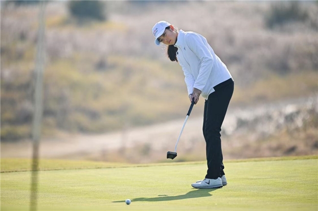 汇丰青少年公开赛 李政达崔景涵捧起男女A组冠军奖杯 汇丰青少年公开赛 李政达崔景涵捧起男女A组冠军奖杯