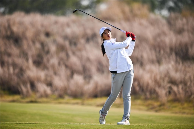 汇丰青少年公开赛 李政达崔景涵捧起男女A组冠军奖杯 汇丰青少年公开赛 李政达崔景涵捧起男女A组冠军奖杯