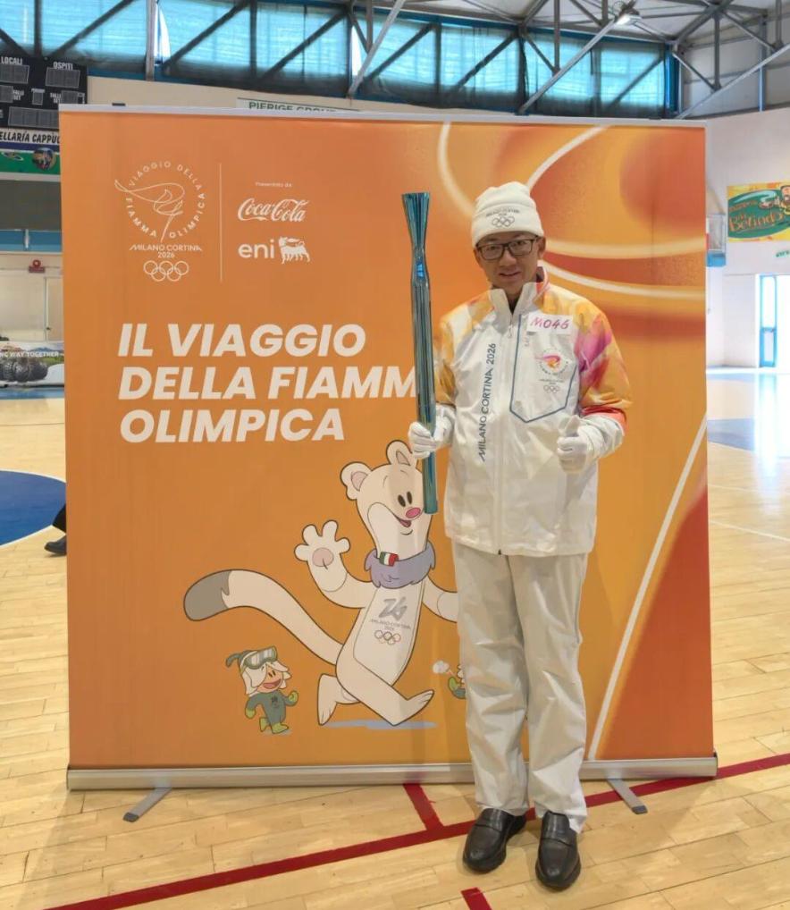 追光丨冬奥脚步临近 圣火映照中国面孔