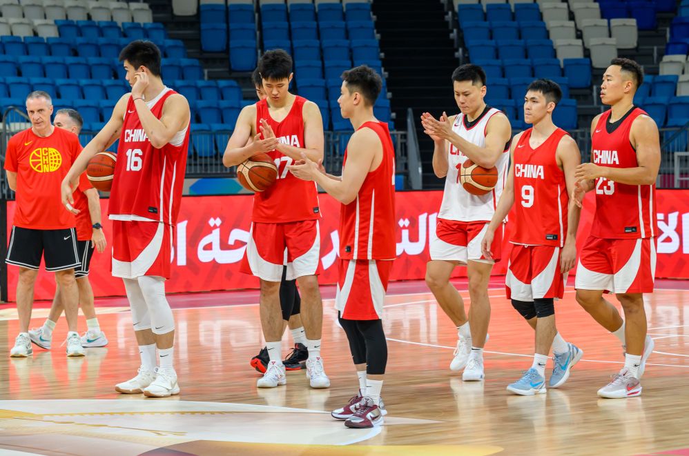 国际篮联世界排名中国男篮仍位居第30名