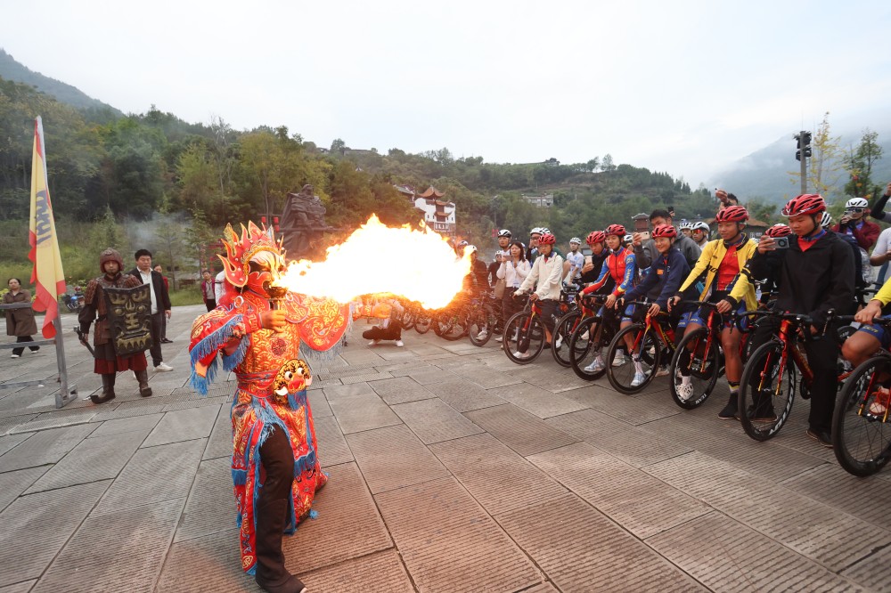 2026环三峡自行车赛10月16日鸣枪开赛 2026环三峡自行车赛10月16日鸣枪开赛