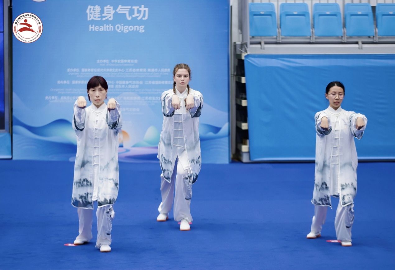 赛场上切磋技艺 赛场外读懂中国——第四届传统体育国际交流大赛开赛观察 赛场上切磋技艺 赛场外读懂中国——第四届传统体育国际交流大赛开赛观察