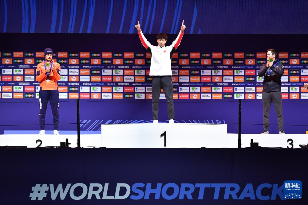 短道速滑——世锦赛：男子1500米颁奖仪式举行