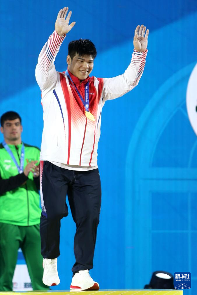 举重——世界杯：刘焕华打破男子102公斤级世界纪录