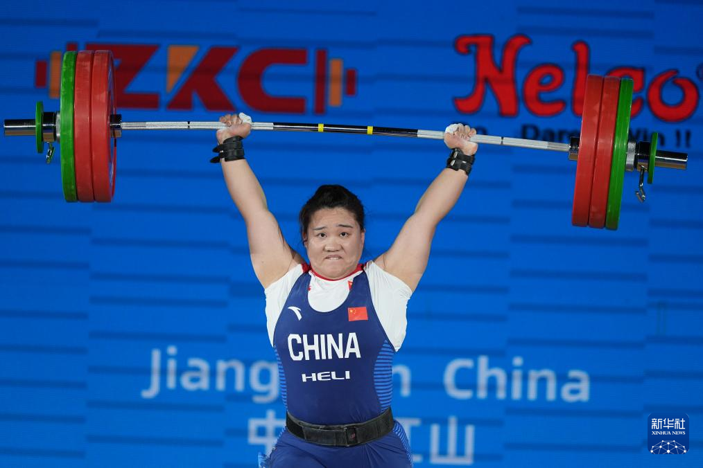 举重亚锦赛：杨秋霞、廖桂芳改写世界纪录