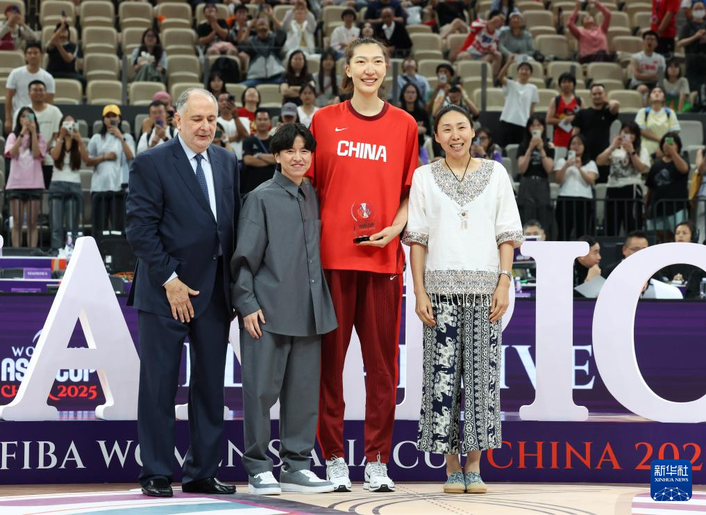 篮球——女篮亚洲杯：澳大利亚队夺冠