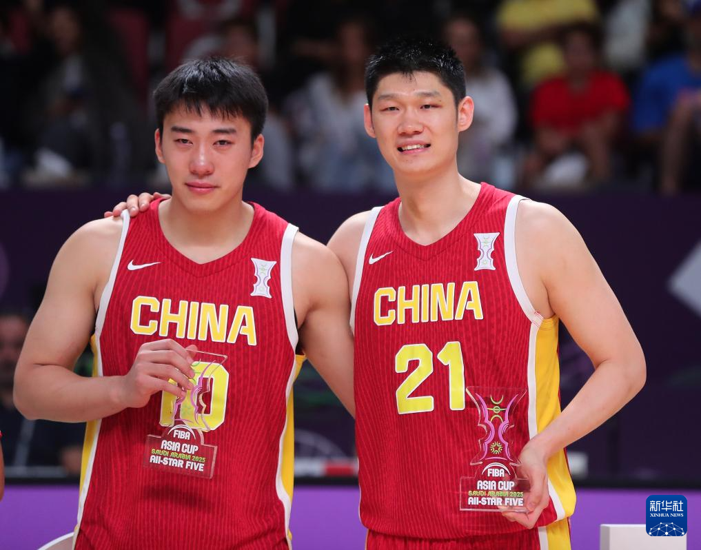 篮球——中国男篮获亚洲杯亚军