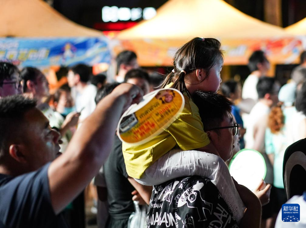 “苏超”欢乐足球夜