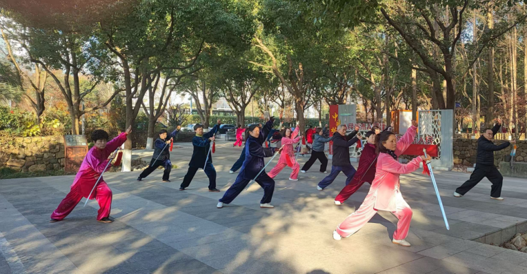 万村女性展风姿｜徐建军：以柔韧太极守护乡村百姓幸福健康